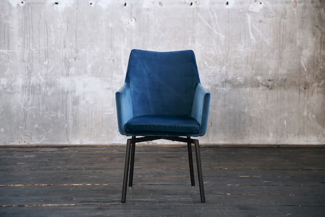 KAWOLA Stuhl CALI Esszimmerstuhl velvet petrol Füße schwarz-matt